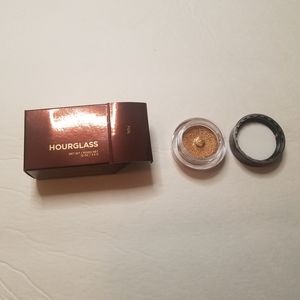 New Hourglass Scattered Light eyeshadow in Foil